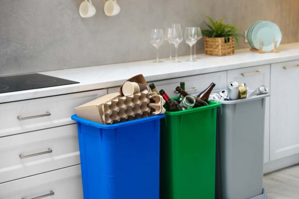 Create a clear recycling system